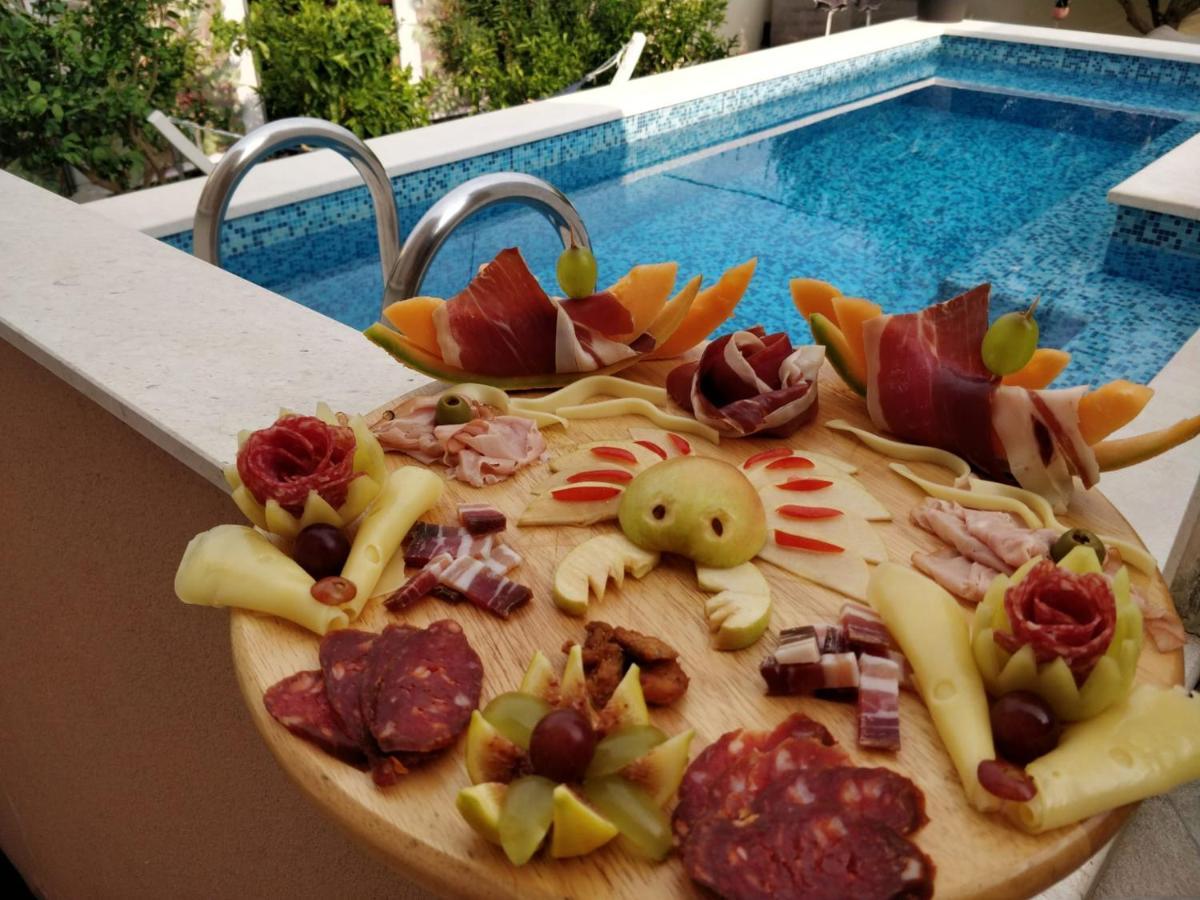 Apartments Villa A - Heating Pool Trogir Extérieur photo