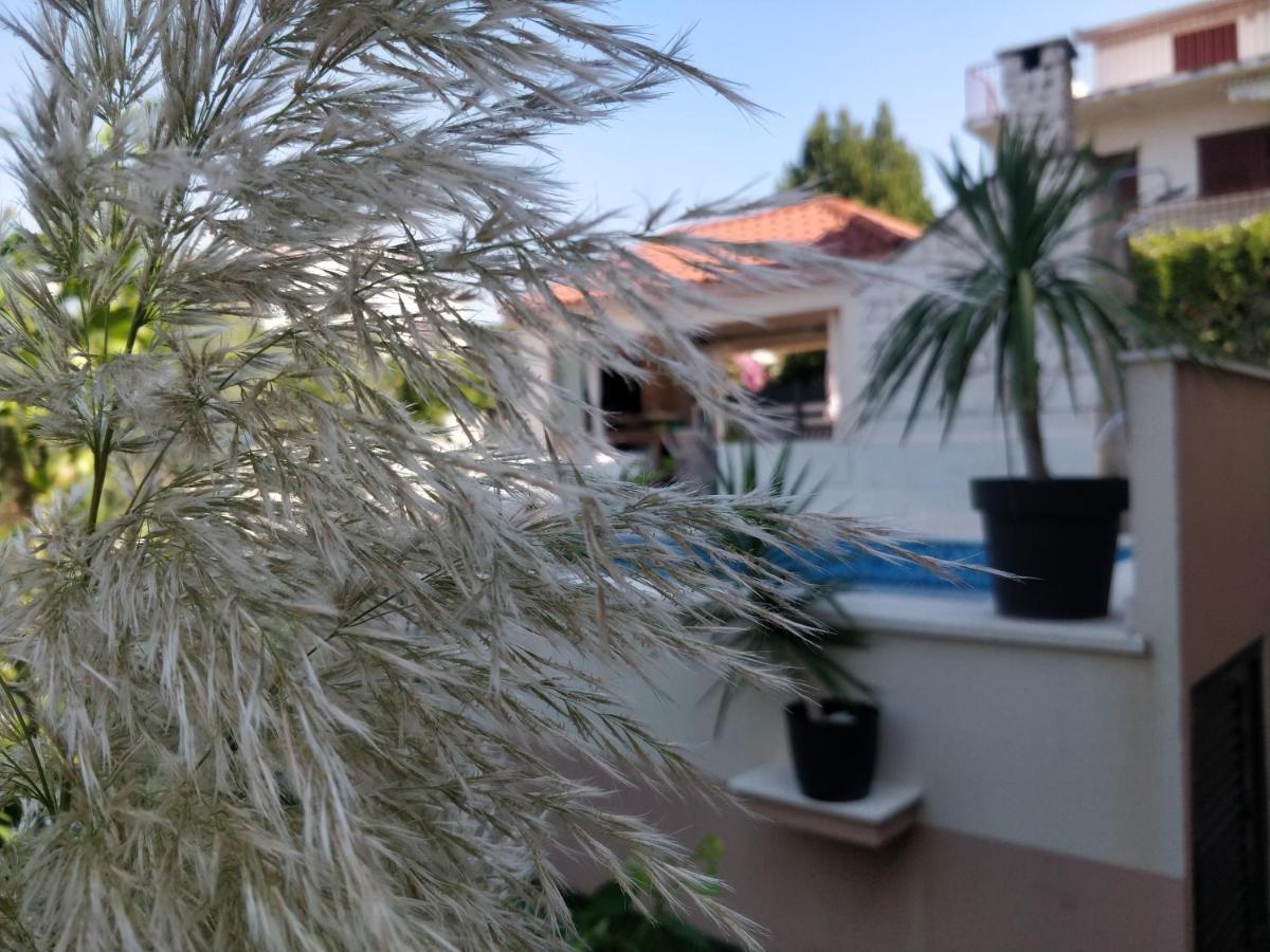 Apartments Villa A - Heating Pool Trogir Extérieur photo