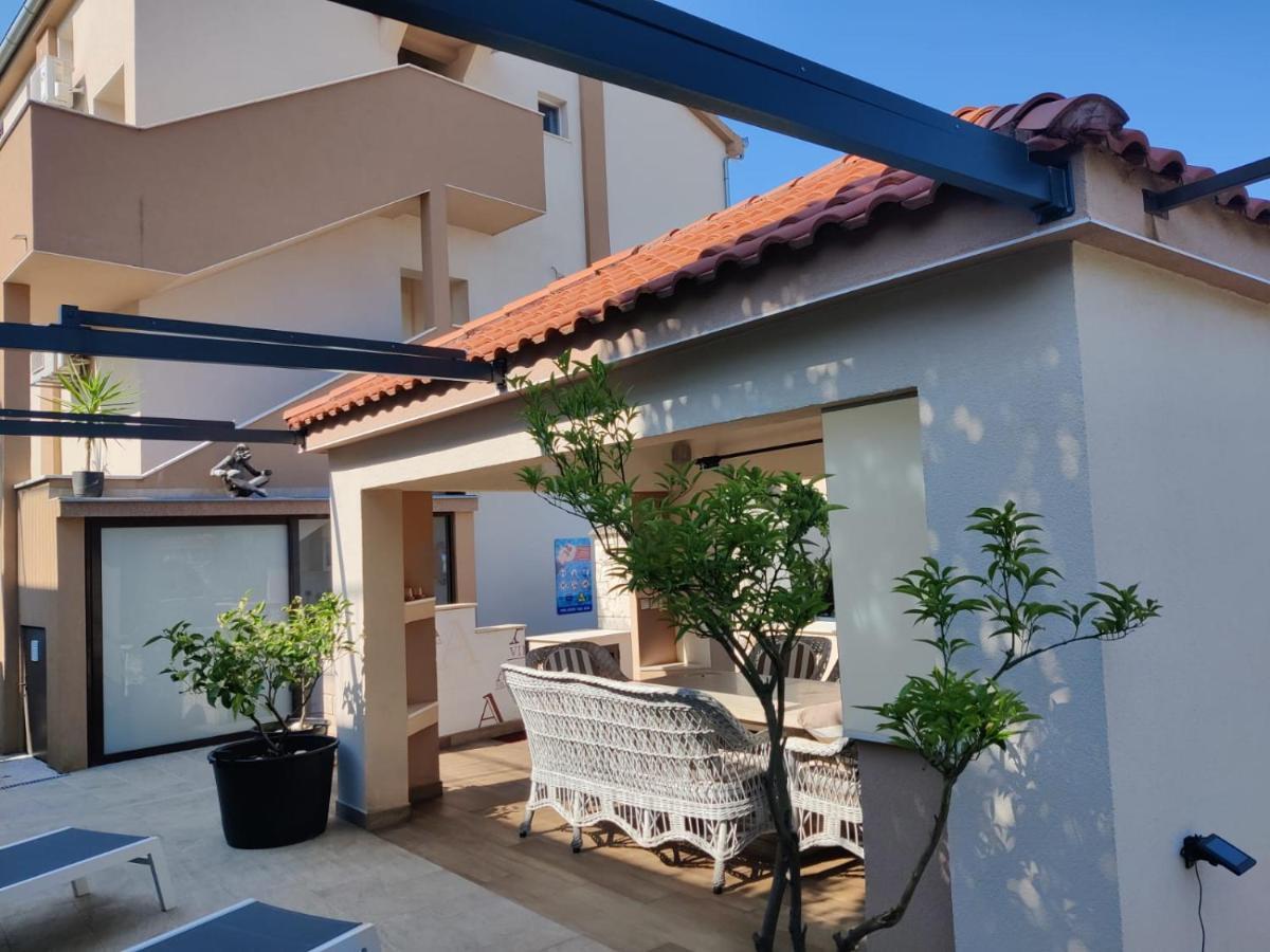 Apartments Villa A - Heating Pool Trogir Extérieur photo